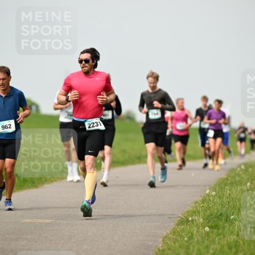 10.05.2026 - 8. Wedeler Halbmarathon Dr. Thomas Lammeyer http://msf.ph/oto/9702965 10.05.2026 11:49:31 Laufen 962, 2231, 754 meine-sportfotos.de