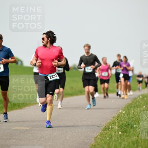 10.05.2026 - 8. Wedeler Halbmarathon Dr. Thomas Lammeyer http://msf.ph/oto/9702966 10.05.2026 11:49:31 Laufen 962, 2231, 754 meine-sportfotos.de