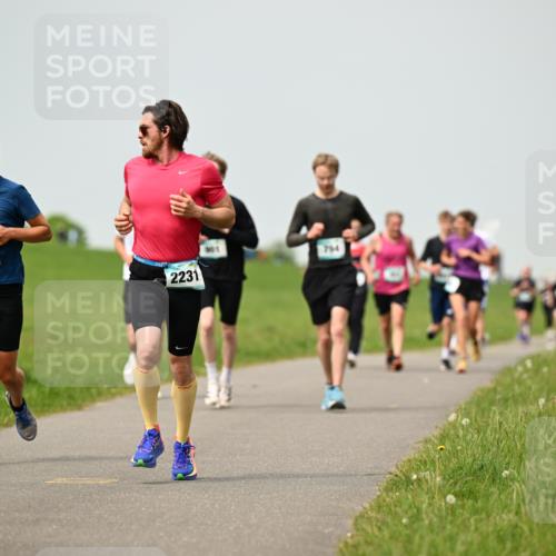 10.05.2026 - 8. Wedeler Halbmarathon Dr. Thomas Lammeyer http://msf.ph/oto/9702967 10.05.2026 11:49:31 Laufen 962, 2231, 0401, 794 meine-sportfotos.de
