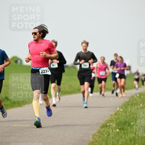 10.05.2026 - 8. Wedeler Halbmarathon Dr. Thomas Lammeyer http://msf.ph/oto/9702968 10.05.2026 11:49:31 Laufen 962, 2231 meine-sportfotos.de
