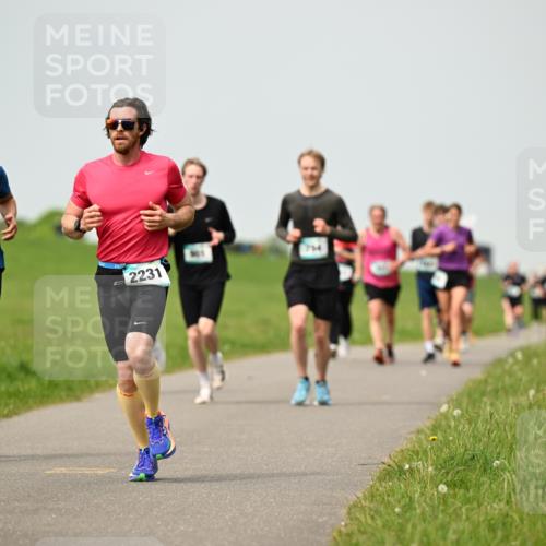 10.05.2026 - 8. Wedeler Halbmarathon Dr. Thomas Lammeyer http://msf.ph/oto/9702969 10.05.2026 11:49:31 Laufen 962, 2231, 754 meine-sportfotos.de