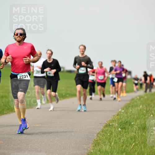 10.05.2026 - 8. Wedeler Halbmarathon Dr. Thomas Lammeyer http://msf.ph/oto/9702973 10.05.2026 11:49:32 Laufen 962, 2231 meine-sportfotos.de