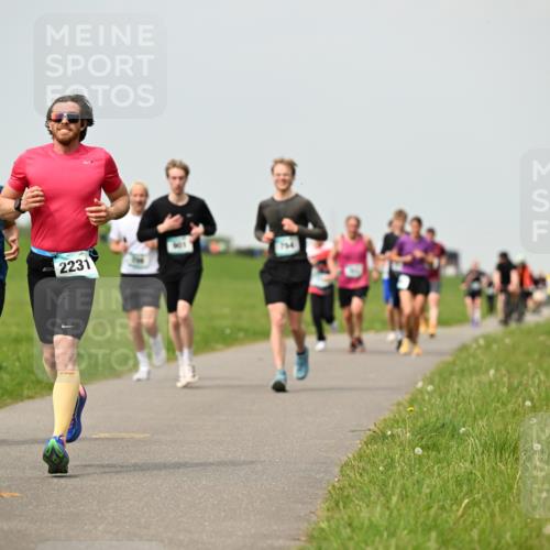 10.05.2026 - 8. Wedeler Halbmarathon Dr. Thomas Lammeyer http://msf.ph/oto/9702974 10.05.2026 11:49:32 Laufen 962, 2231 meine-sportfotos.de