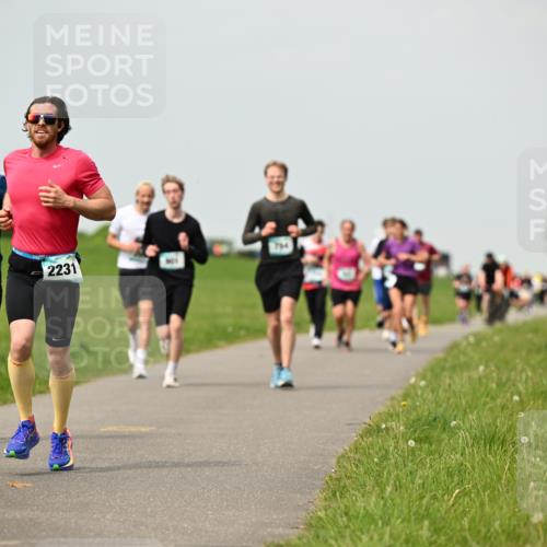 10.05.2026 - 8. Wedeler Halbmarathon Dr. Thomas Lammeyer http://msf.ph/oto/9702976 10.05.2026 11:49:32 Laufen 962, 2231 meine-sportfotos.de