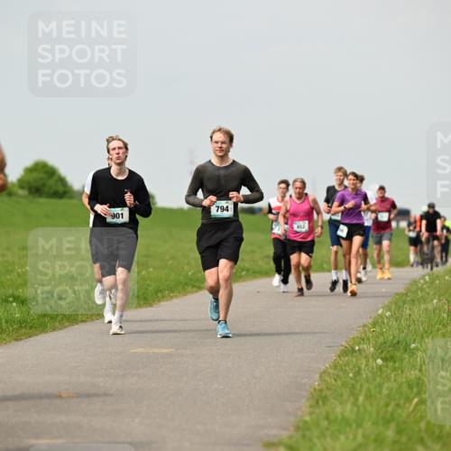 10.05.2026 - 8. Wedeler Halbmarathon Dr. Thomas Lammeyer http://msf.ph/oto/9702983 10.05.2026 11:49:34 Laufen 2231, 901, 794, 452 meine-sportfotos.de