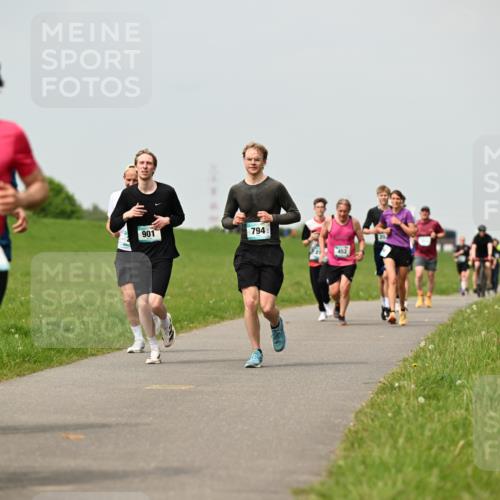 10.05.2026 - 8. Wedeler Halbmarathon Dr. Thomas Lammeyer http://msf.ph/oto/9702985 10.05.2026 11:49:34 Laufen 2231, 901, 794, 452 meine-sportfotos.de