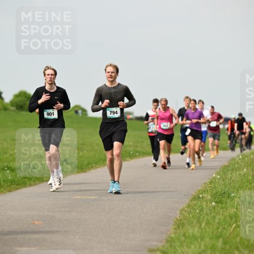 10.05.2026 - 8. Wedeler Halbmarathon Dr. Thomas Lammeyer http://msf.ph/oto/9702989 10.05.2026 11:49:35 Laufen 962, 901, 794, 452 meine-sportfotos.de