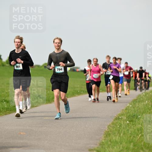 10.05.2026 - 8. Wedeler Halbmarathon Dr. Thomas Lammeyer http://msf.ph/oto/9702991 10.05.2026 11:49:35 Laufen 901, 794 meine-sportfotos.de