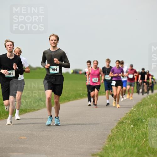10.05.2026 - 8. Wedeler Halbmarathon Dr. Thomas Lammeyer http://msf.ph/oto/9702997 10.05.2026 11:49:36 Laufen 794, 901, 452 meine-sportfotos.de