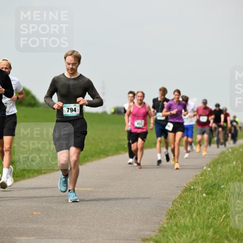 10.05.2026 - 8. Wedeler Halbmarathon Dr. Thomas Lammeyer http://msf.ph/oto/9702999 10.05.2026 11:49:36 Laufen 901, 794 meine-sportfotos.de