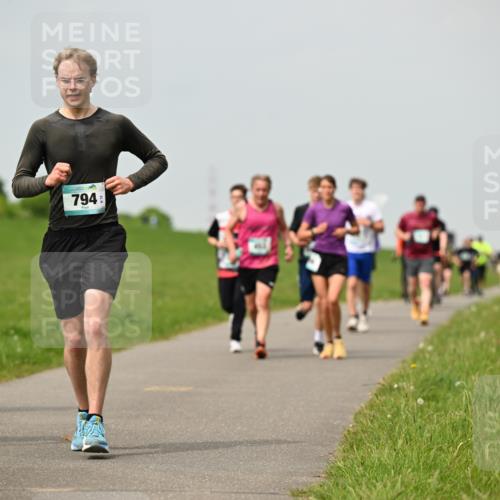 10.05.2026 - 8. Wedeler Halbmarathon Dr. Thomas Lammeyer http://msf.ph/oto/9703009 10.05.2026 11:49:38 Laufen 794 meine-sportfotos.de