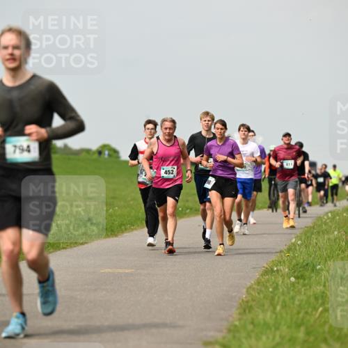 10.05.2026 - 8. Wedeler Halbmarathon Dr. Thomas Lammeyer http://msf.ph/oto/9703014 10.05.2026 11:49:38 Laufen 794, 452 meine-sportfotos.de