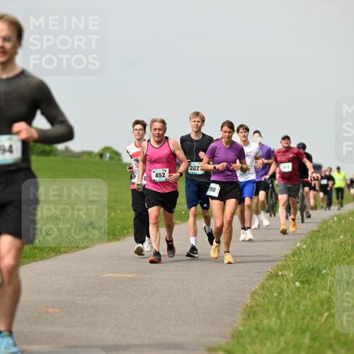 10.05.2026 - 8. Wedeler Halbmarathon Dr. Thomas Lammeyer http://msf.ph/oto/9703015 10.05.2026 11:49:39 Laufen 794, 2021, 452, 298, 411 meine-sportfotos.de