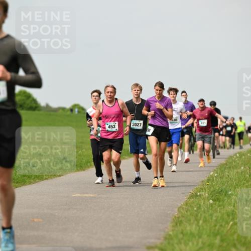 10.05.2026 - 8. Wedeler Halbmarathon Dr. Thomas Lammeyer http://msf.ph/oto/9703018 10.05.2026 11:49:39 Laufen 794, 452, 2027, 411 meine-sportfotos.de