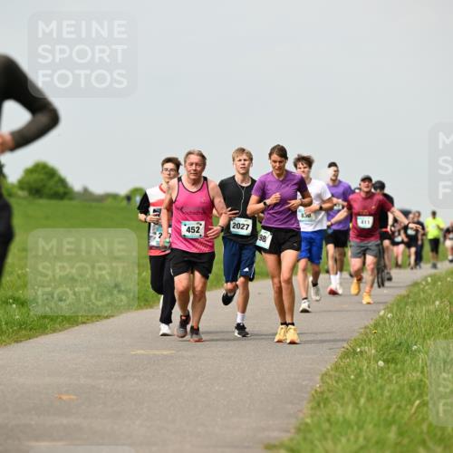 10.05.2026 - 8. Wedeler Halbmarathon Dr. Thomas Lammeyer http://msf.ph/oto/9703020 10.05.2026 11:49:39 Laufen 794, 2027, 452, 830, 411 meine-sportfotos.de