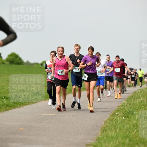 10.05.2026 - 8. Wedeler Halbmarathon Dr. Thomas Lammeyer http://msf.ph/oto/9703021 10.05.2026 11:49:39 Laufen 794, 2027, 411, 452, 830, 298 meine-sportfotos.de