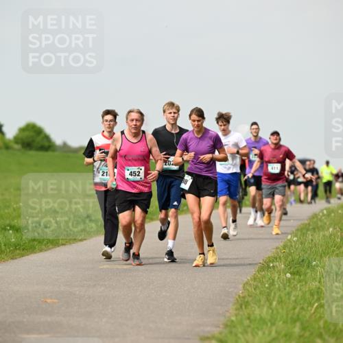 10.05.2026 - 8. Wedeler Halbmarathon Dr. Thomas Lammeyer http://msf.ph/oto/9703024 10.05.2026 11:49:40 Laufen 202, 452, 411 meine-sportfotos.de