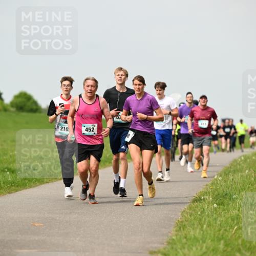 10.05.2026 - 8. Wedeler Halbmarathon Dr. Thomas Lammeyer http://msf.ph/oto/9703029 10.05.2026 11:49:41 Laufen 210, 452, 411 meine-sportfotos.de