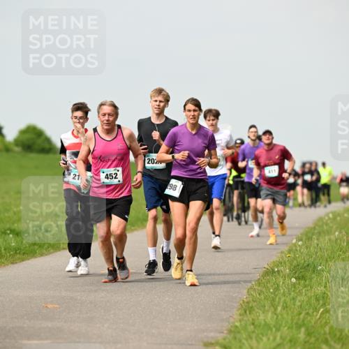 10.05.2026 - 8. Wedeler Halbmarathon Dr. Thomas Lammeyer http://msf.ph/oto/9703032 10.05.2026 11:49:41 Laufen 452, 298, 411 meine-sportfotos.de