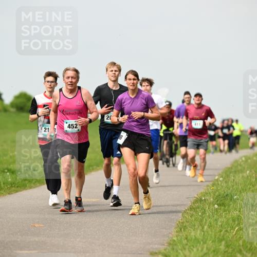 10.05.2026 - 8. Wedeler Halbmarathon Dr. Thomas Lammeyer http://msf.ph/oto/9703036 10.05.2026 11:49:41 Laufen 452, 411 meine-sportfotos.de