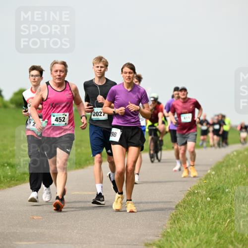 10.05.2026 - 8. Wedeler Halbmarathon Dr. Thomas Lammeyer http://msf.ph/oto/9703037 10.05.2026 11:49:42 Laufen 452, 2027, 411 meine-sportfotos.de