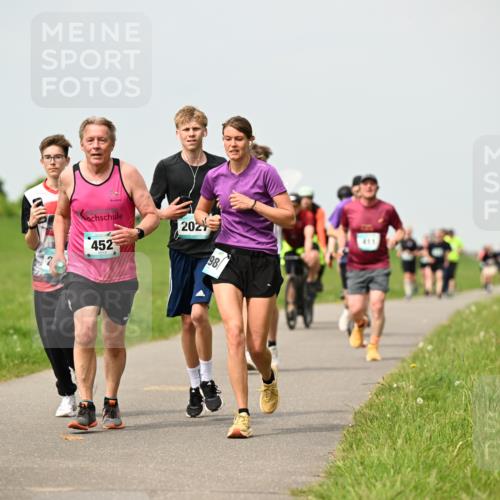 10.05.2026 - 8. Wedeler Halbmarathon Dr. Thomas Lammeyer http://msf.ph/oto/9703040 10.05.2026 11:49:42 Laufen 452, 202 meine-sportfotos.de