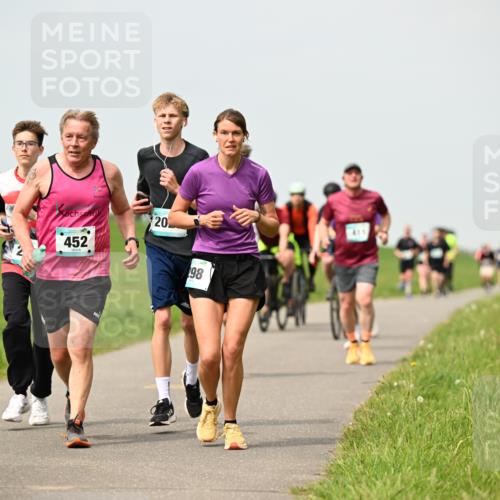10.05.2026 - 8. Wedeler Halbmarathon Dr. Thomas Lammeyer http://msf.ph/oto/9703044 10.05.2026 11:49:42 Laufen 452 meine-sportfotos.de