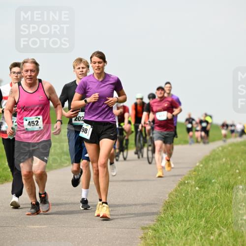 10.05.2026 - 8. Wedeler Halbmarathon Dr. Thomas Lammeyer http://msf.ph/oto/9703045 10.05.2026 11:49:43 Laufen 452, 202, 411 meine-sportfotos.de