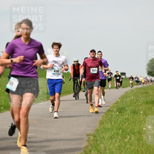 10.05.2026 - 8. Wedeler Halbmarathon Dr. Thomas Lammeyer http://msf.ph/oto/9703068 10.05.2026 11:49:45 Laufen 452, 830, 195, 411 meine-sportfotos.de