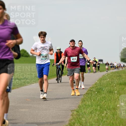 10.05.2026 - 8. Wedeler Halbmarathon Dr. Thomas Lammeyer http://msf.ph/oto/9703074 10.05.2026 11:49:45 Laufen 830, 195, 411, 2233 meine-sportfotos.de