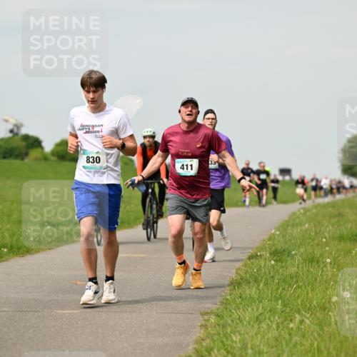 10.05.2026 - 8. Wedeler Halbmarathon Dr. Thomas Lammeyer http://msf.ph/oto/9703091 10.05.2026 11:49:46 Laufen 830, 195, 411 meine-sportfotos.de