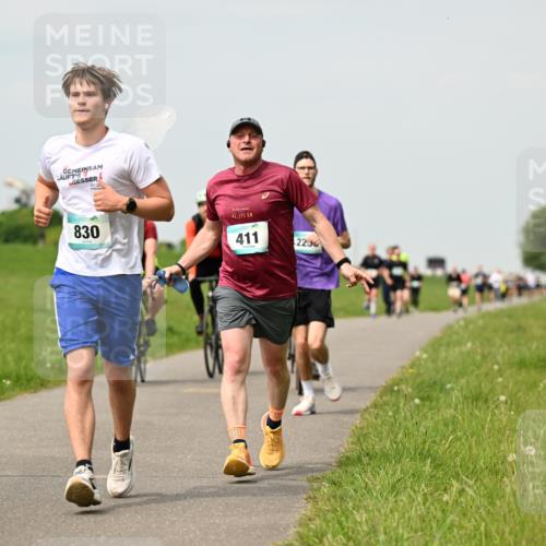 10.05.2026 - 8. Wedeler Halbmarathon Dr. Thomas Lammeyer http://msf.ph/oto/9703099 10.05.2026 11:49:47 Laufen 830, 195, 411, 2230 meine-sportfotos.de