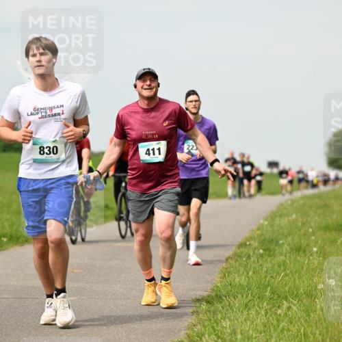 10.05.2026 - 8. Wedeler Halbmarathon Dr. Thomas Lammeyer http://msf.ph/oto/9703103 10.05.2026 11:49:47 Laufen 830, 195, 411, 223 meine-sportfotos.de