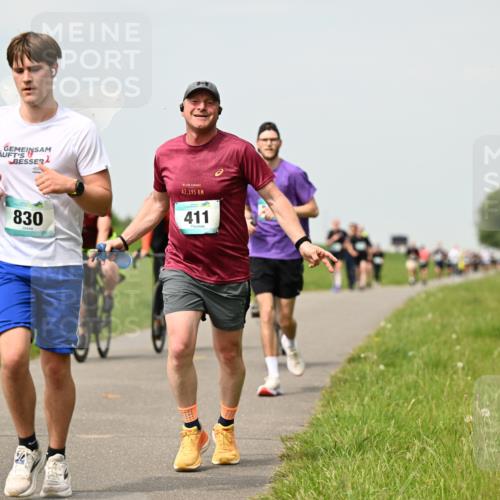 10.05.2026 - 8. Wedeler Halbmarathon Dr. Thomas Lammeyer http://msf.ph/oto/9703110 10.05.2026 11:49:48 Laufen 830, 195, 411 meine-sportfotos.de