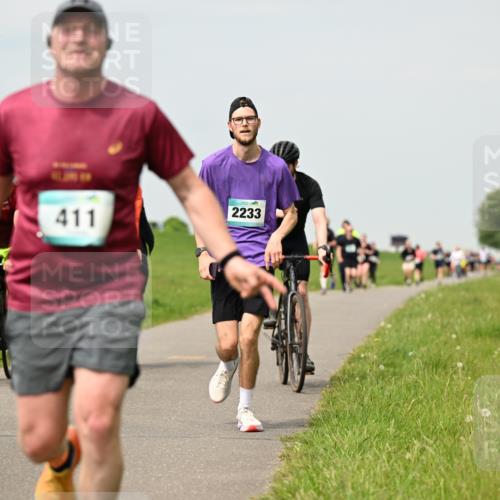 10.05.2026 - 8. Wedeler Halbmarathon Dr. Thomas Lammeyer http://msf.ph/oto/9703130 10.05.2026 11:49:49 Laufen 411, 2233 meine-sportfotos.de