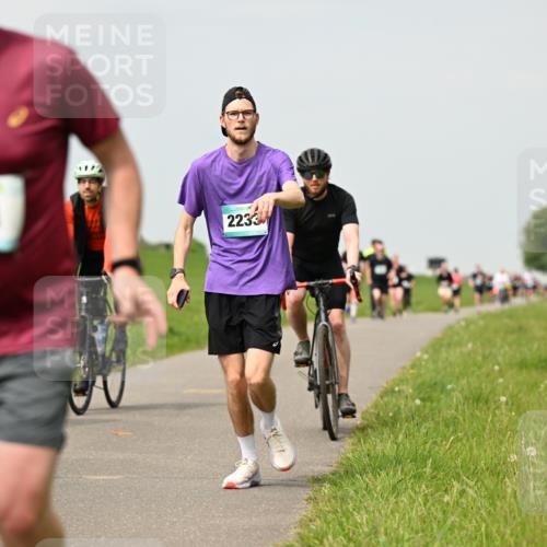 10.05.2026 - 8. Wedeler Halbmarathon Dr. Thomas Lammeyer http://msf.ph/oto/9703132 10.05.2026 11:49:49 Laufen 411, 2233 meine-sportfotos.de