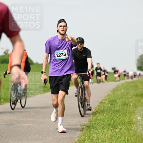 10.05.2026 - 8. Wedeler Halbmarathon Dr. Thomas Lammeyer http://msf.ph/oto/9703137 10.05.2026 11:49:50 Laufen 411, 2233 meine-sportfotos.de