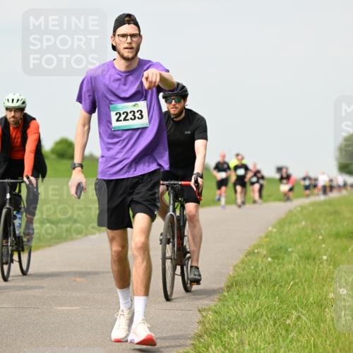 10.05.2026 - 8. Wedeler Halbmarathon Dr. Thomas Lammeyer http://msf.ph/oto/9703143 10.05.2026 11:49:50 Laufen 2233 meine-sportfotos.de