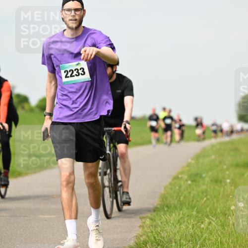 10.05.2026 - 8. Wedeler Halbmarathon Dr. Thomas Lammeyer http://msf.ph/oto/9703150 10.05.2026 11:49:50 Laufen 2233 meine-sportfotos.de