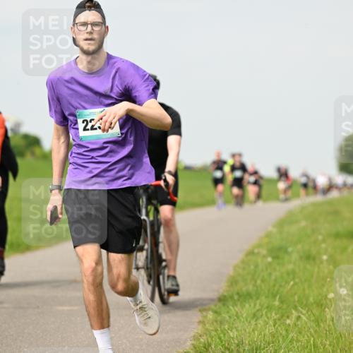 10.05.2026 - 8. Wedeler Halbmarathon Dr. Thomas Lammeyer http://msf.ph/oto/9703152 10.05.2026 11:49:51 Laufen  meine-sportfotos.de