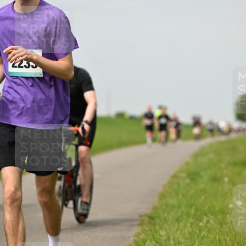 10.05.2026 - 8. Wedeler Halbmarathon Dr. Thomas Lammeyer http://msf.ph/oto/9703160 10.05.2026 11:49:51 Laufen 2233 meine-sportfotos.de