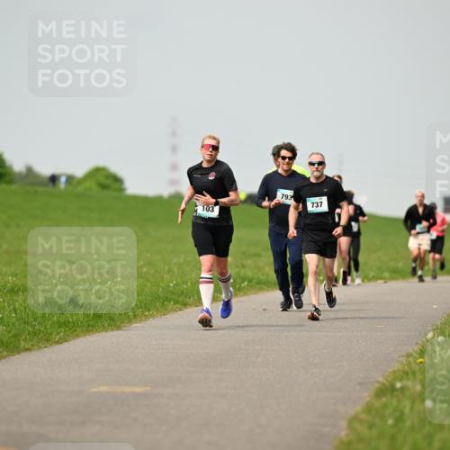 10.05.2026 - 8. Wedeler Halbmarathon Dr. Thomas Lammeyer http://msf.ph/oto/9703196 10.05.2026 11:49:56 Laufen 103, 793, 737 meine-sportfotos.de