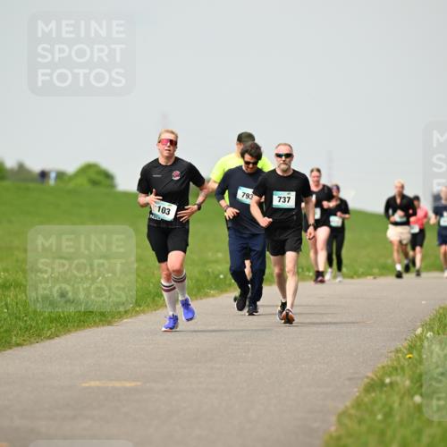 10.05.2026 - 8. Wedeler Halbmarathon Dr. Thomas Lammeyer http://msf.ph/oto/9703210 10.05.2026 11:49:57 Laufen 103, 793, 737 meine-sportfotos.de