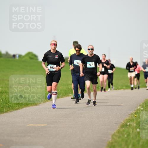 10.05.2026 - 8. Wedeler Halbmarathon Dr. Thomas Lammeyer http://msf.ph/oto/9703218 10.05.2026 11:49:57 Laufen 103, 793, 737 meine-sportfotos.de