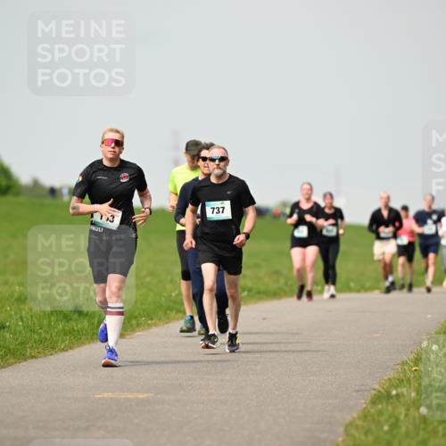 10.05.2026 - 8. Wedeler Halbmarathon Dr. Thomas Lammeyer http://msf.ph/oto/9703232 10.05.2026 11:49:58 Laufen 737 meine-sportfotos.de