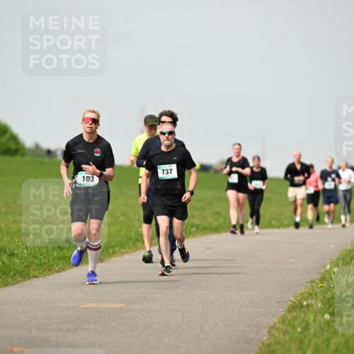 10.05.2026 - 8. Wedeler Halbmarathon Dr. Thomas Lammeyer http://msf.ph/oto/9703234 10.05.2026 11:49:59 Laufen 103, 737 meine-sportfotos.de