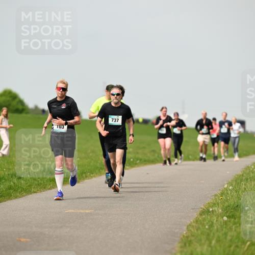 10.05.2026 - 8. Wedeler Halbmarathon Dr. Thomas Lammeyer http://msf.ph/oto/9703242 10.05.2026 11:49:59 Laufen 737 meine-sportfotos.de