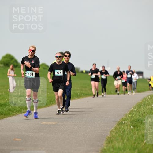 10.05.2026 - 8. Wedeler Halbmarathon Dr. Thomas Lammeyer http://msf.ph/oto/9703245 10.05.2026 11:49:59 Laufen 103, 737 meine-sportfotos.de