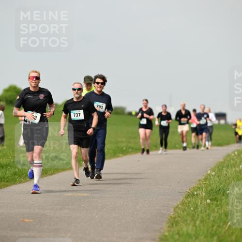 10.05.2026 - 8. Wedeler Halbmarathon Dr. Thomas Lammeyer http://msf.ph/oto/9703258 10.05.2026 11:50:00 Laufen 737, 793 meine-sportfotos.de