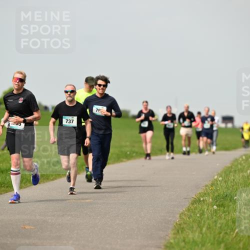 10.05.2026 - 8. Wedeler Halbmarathon Dr. Thomas Lammeyer http://msf.ph/oto/9703261 10.05.2026 11:50:00 Laufen 737 meine-sportfotos.de